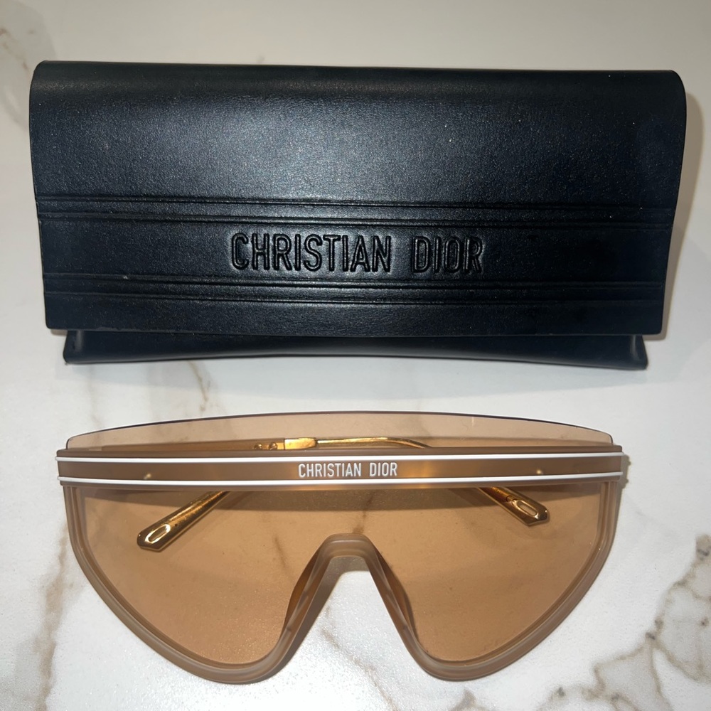 DiorClub M2U Mask Sunglasses